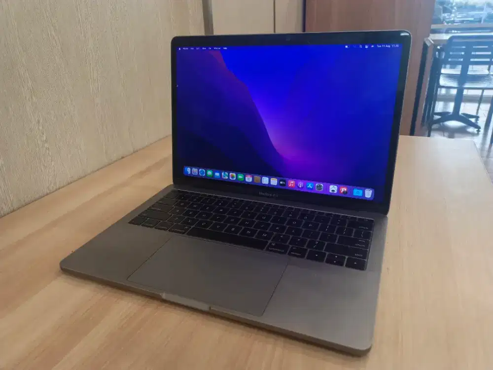 Macbook Pro 2016 core i5 13 inchi 8/256 Fullset