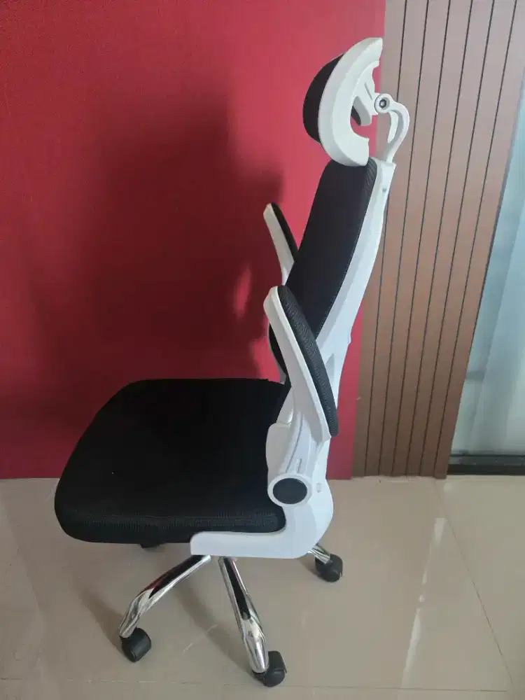 Kursi kantor atau gaming
