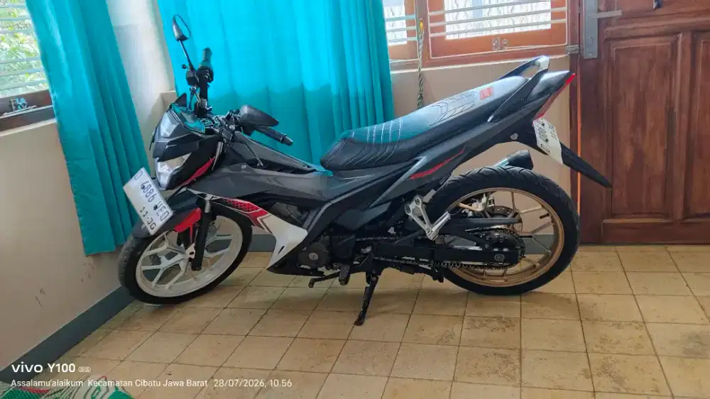 Honda Sonic 150R hitam Merah