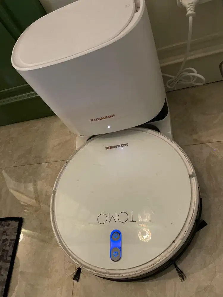 Umedo tomo R2 robot vacum cleaner