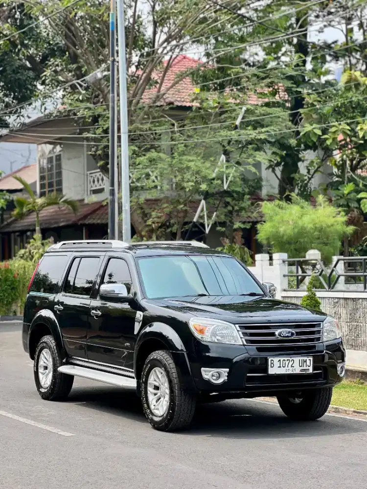 Ford Everest XLT 2012 M/T Istimewa