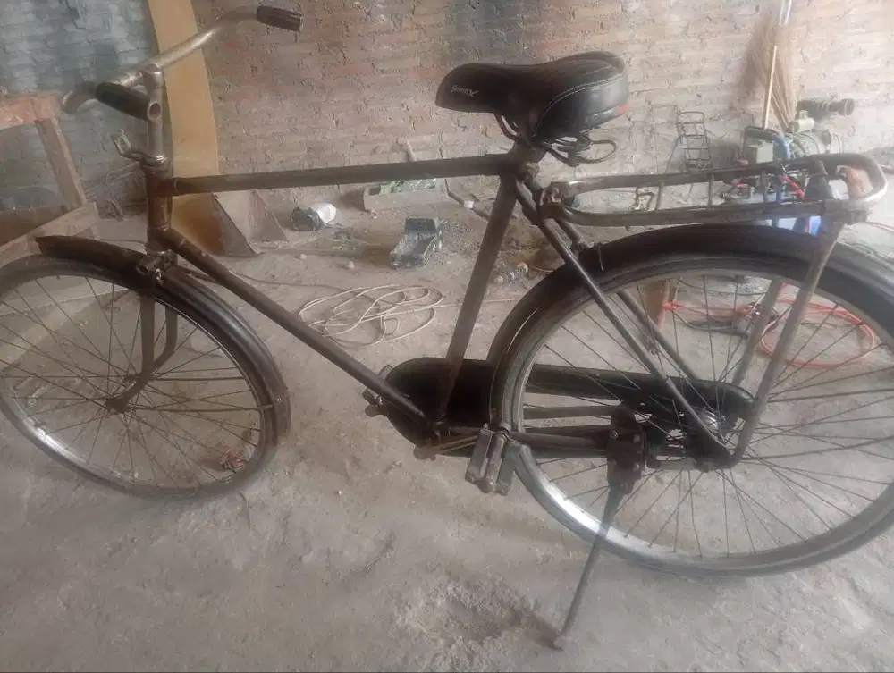 sepeda jadul merek Phoenix