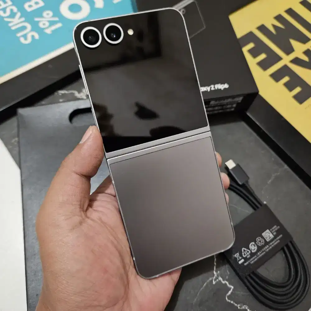 Samsung Galaxy Z Flip 6 12/256GB Fullset Ori Like New