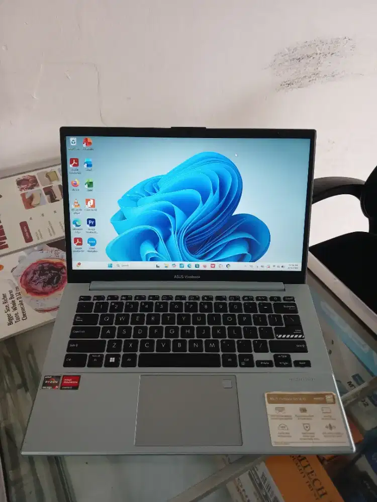 Laptop Asus Vivobook Go E1404F Amd Ryzen 5 7520U Ram 8 Ssd 512