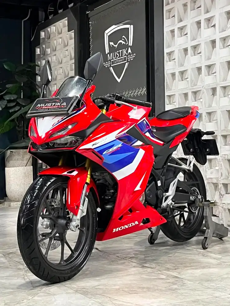 HONDA CBR 150R 2023 TREECOLOR - Chintia Mustika