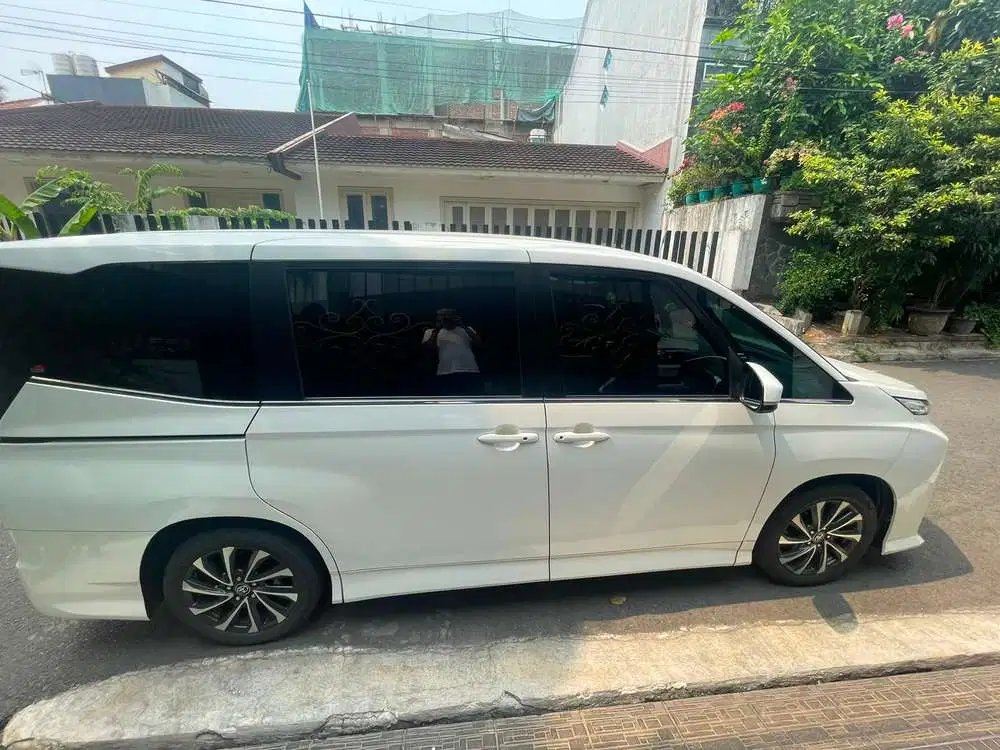Toyota Voxy 2022 Bensin