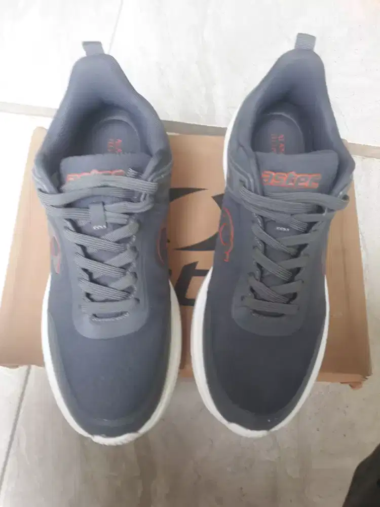 SEPATU ASTEC RUN