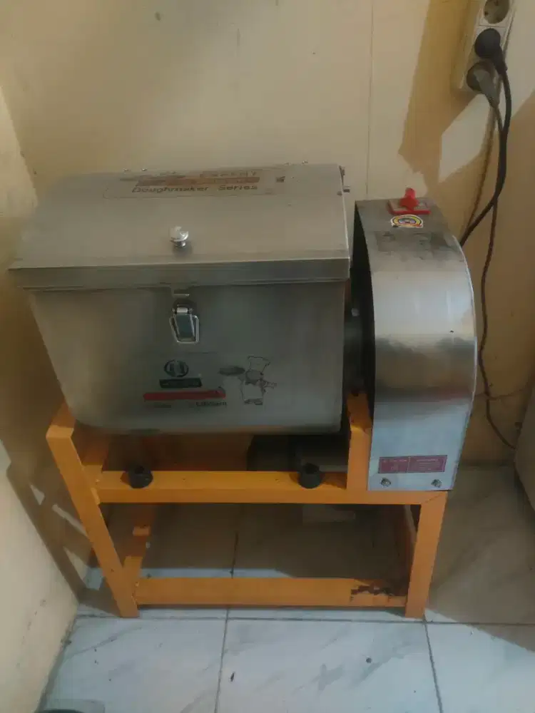 Mesin mixer adonan /gilingan adonan berat