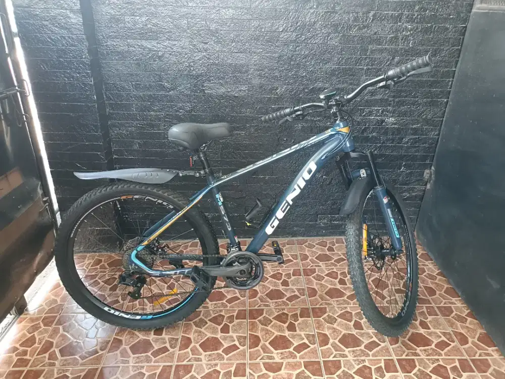 Sepeda gunung Genio M573