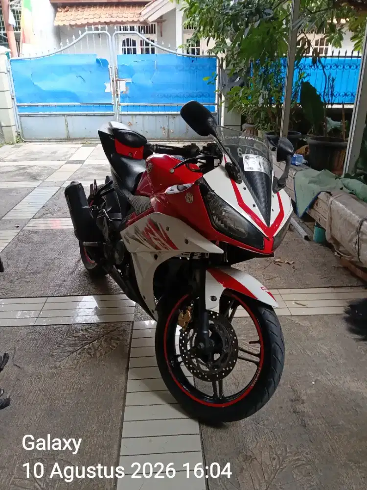 R15 V2 2015 Merah
