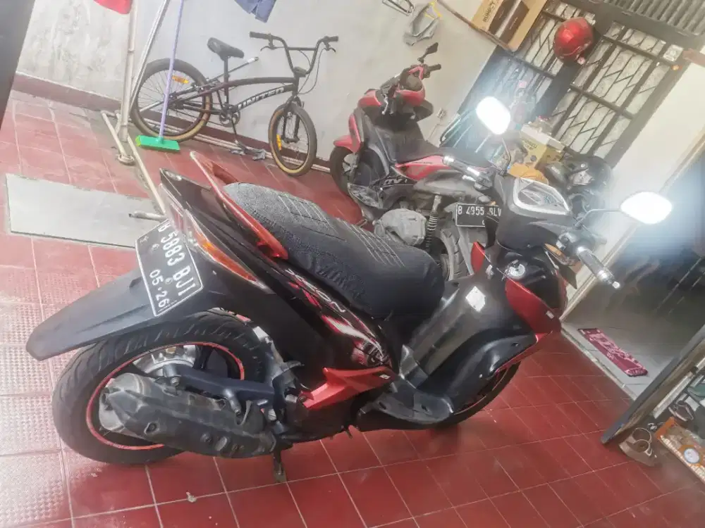 YAMAHA XEON 2011