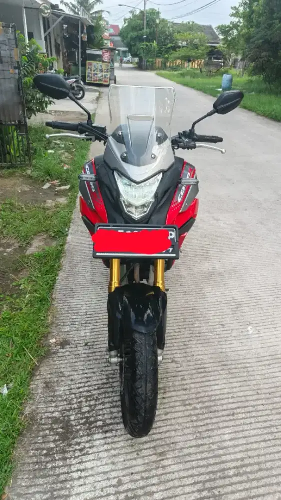 CB150X Merah rawatan sendiri