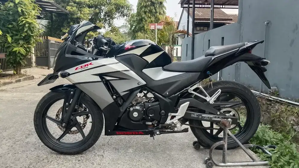 58@: PAJAK ON F KAB CBR150R HITAM 2015