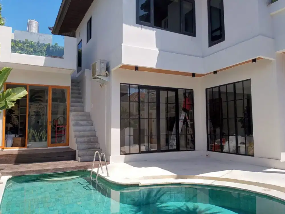 Newly Renovated 4 Bedrooms Villa Strategic Location Banjar Sermer Kerobokan
