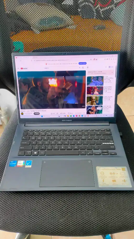 Asus Vivobook K3400PA Layar Oled