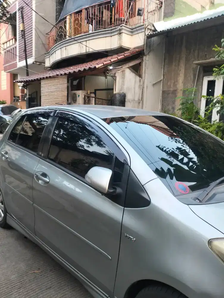 Pusat pemasangan kaca film mobil