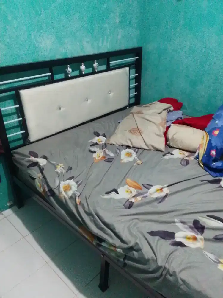 ranjang besi ukuran 160x200