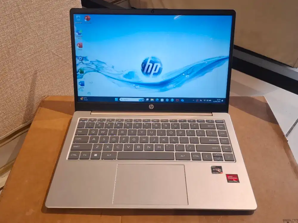 Jual Laptop Hp 14-em0xxx, AMD Ryzen 3 7320U, Ram 8/512 gb
