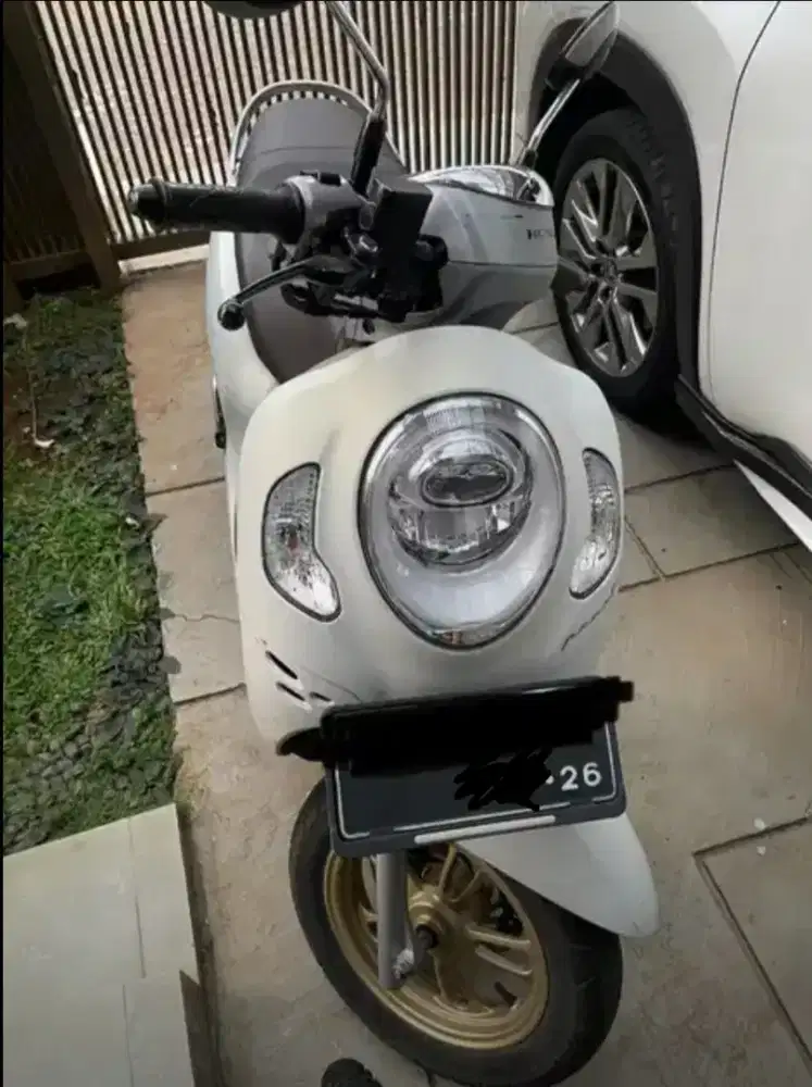Scoopy fi 2021 prestige white