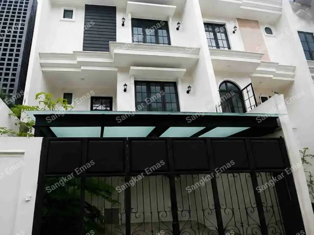 Dijual Murah Rumah Lelang 3 Lantai di Tebet Barat Dalam