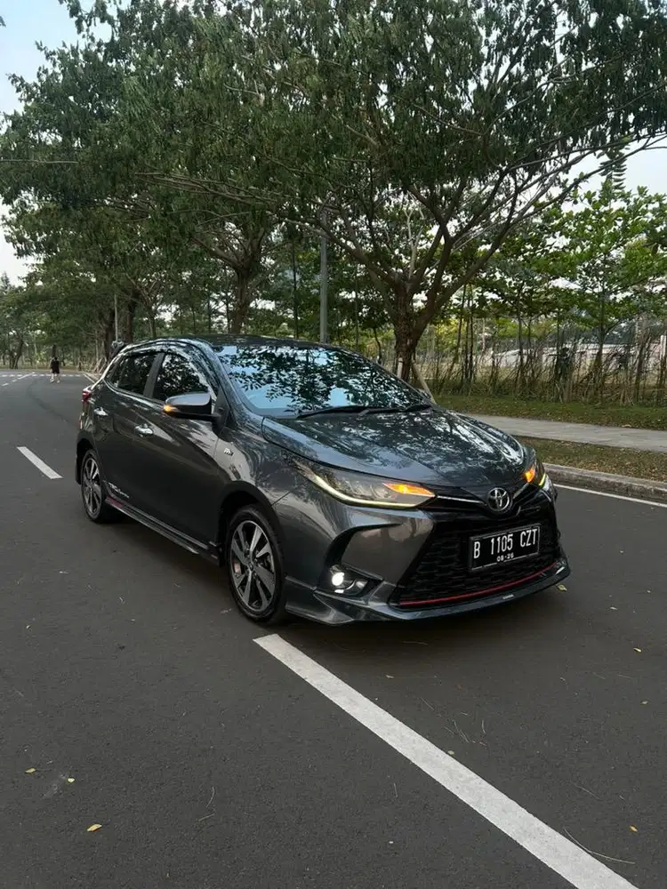 Toyota yaris S TRD 7 airbag tahun 2021 kondisi ganteng