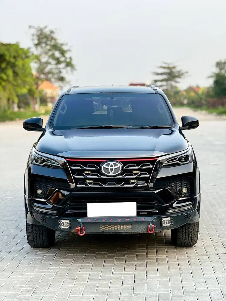TOYOTA FORTUNER VRZ 2.4 TRDS AT