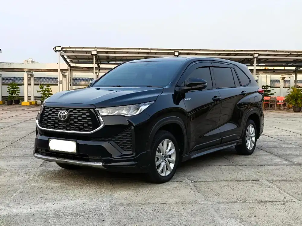 Innova Zenix V Hybrid Modelista AT 2025