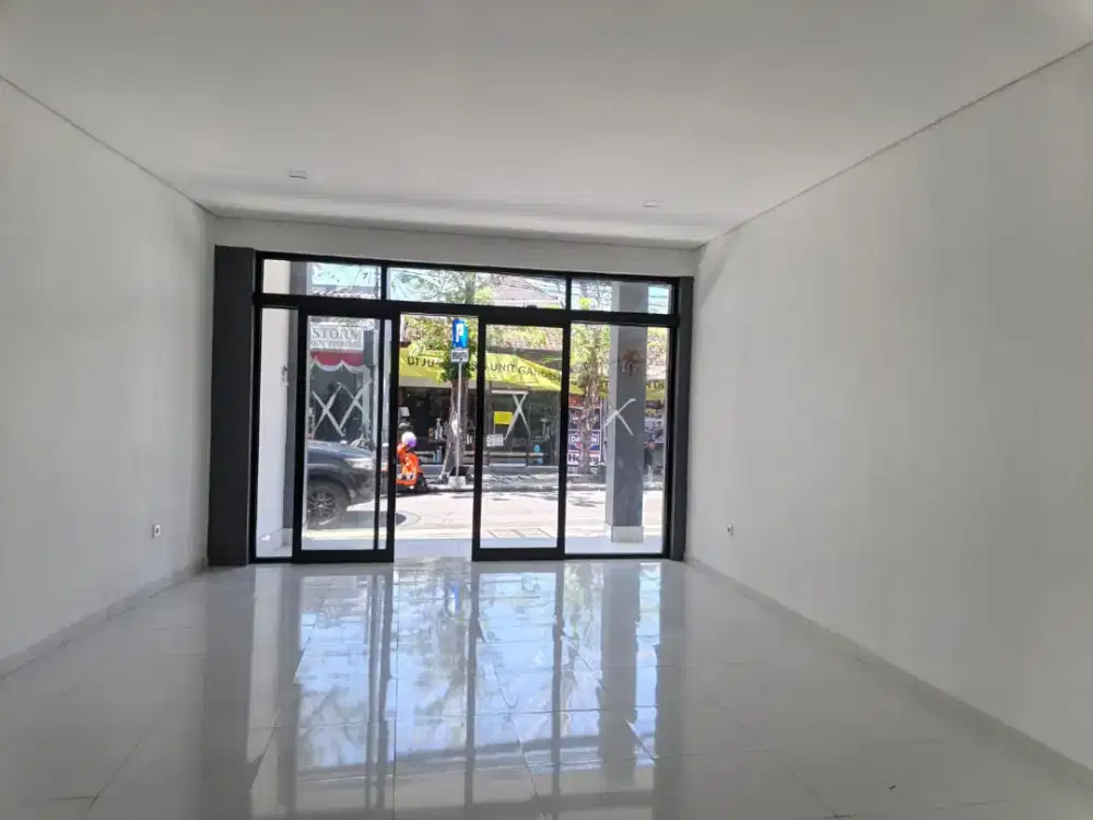 TOKO BRAND NEW DISEWAKAN DI JALAN RAYA LEGIAN - LOKASI PRIME