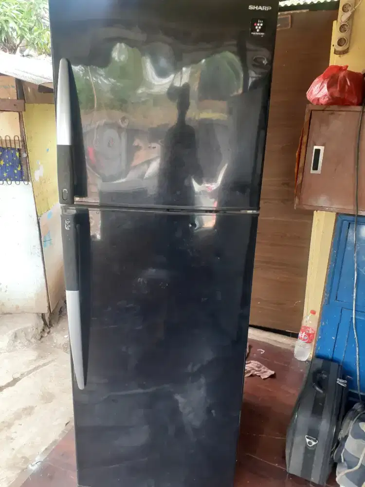 Jual klkas sharp jumbo normal mulus garansi di anter.
