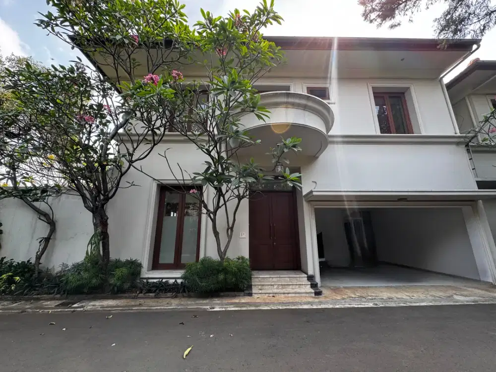 Rumah Kemang Jakarta Luas Asri Dalam Town House