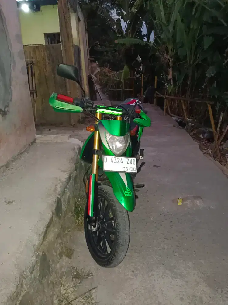 Benelli sport/Python (BS-200) M/T 2013 Hijau samsat soreang an sendiri