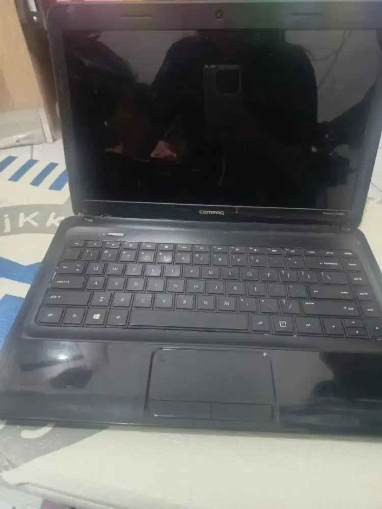 Laptop compact mati