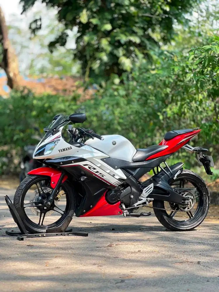 YAMAHA R15 V2 2017 MERAH PUTIH KM LOW PAJAK ON FULL ORI