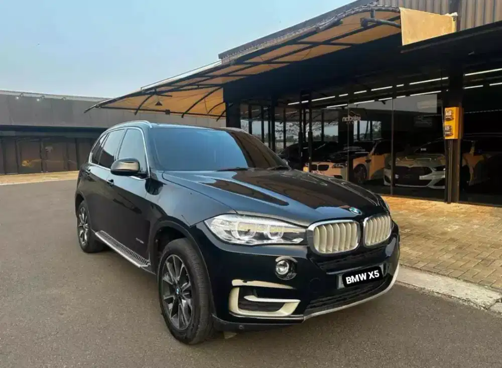 BMW X5 XLine XDrive Bensin 2017 HighSpec Panoramic Roof Black on Black