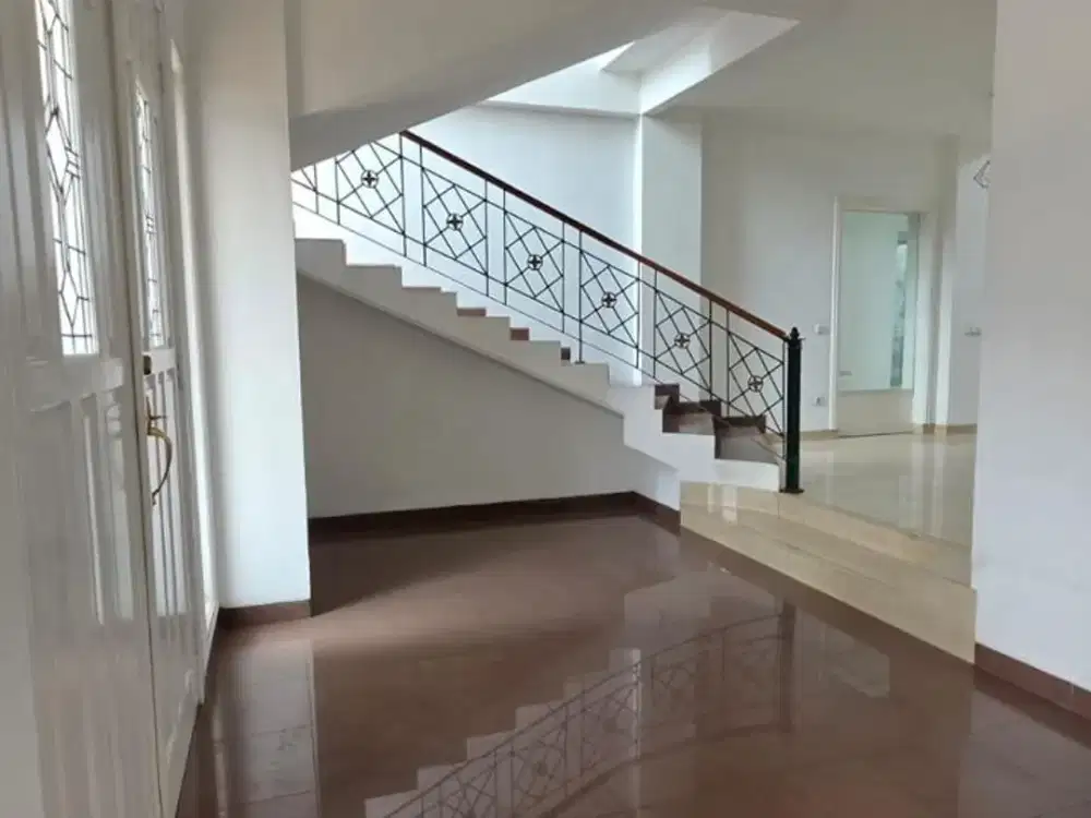Di sewakan Rumah 2 lantai di Puri Cinere
