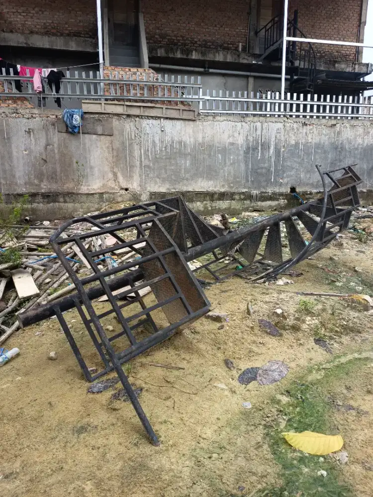 Dijual tangga putar bahan besi besar dan kuat