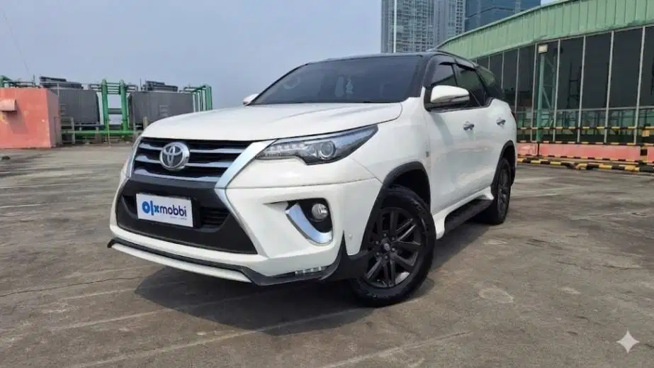 KM Rendah - Toyota Fortuner 2.7 4x2 SRZ Bensin-AT 2016