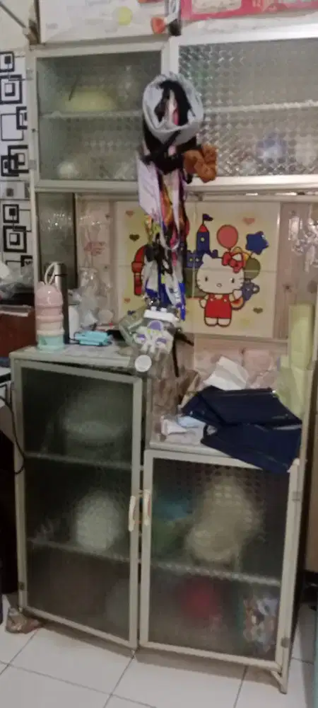 RAK PIRING ALUMINUM 3 PINTU MASIH BAGUS BANGET