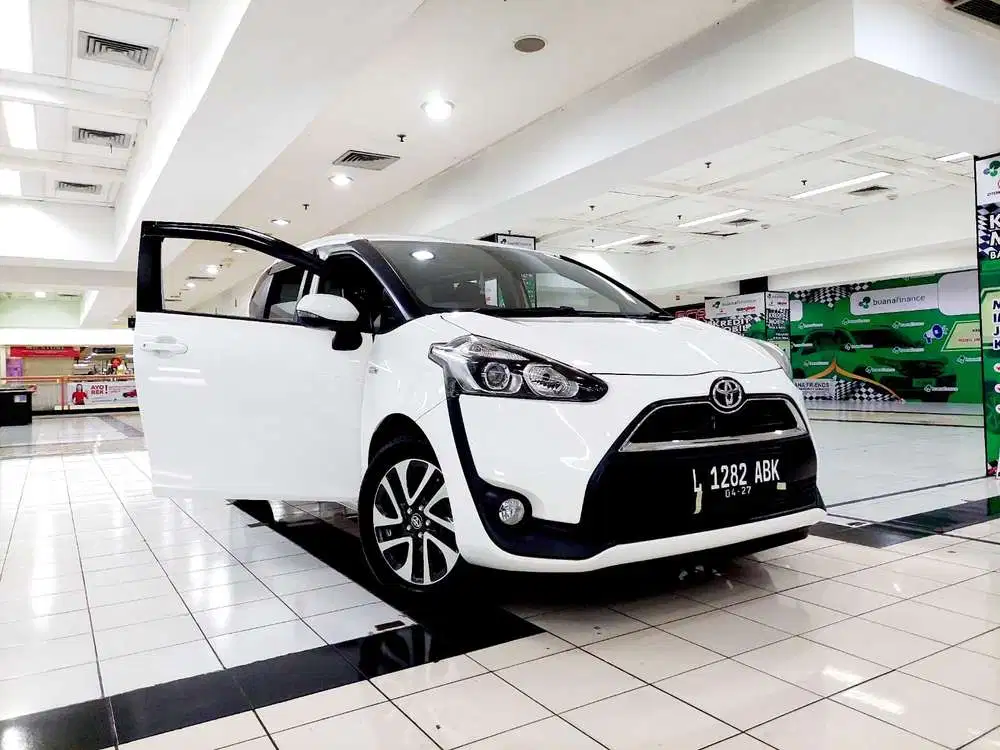 Toyota SIENTA 1.5 V AT 2017 Km65rb