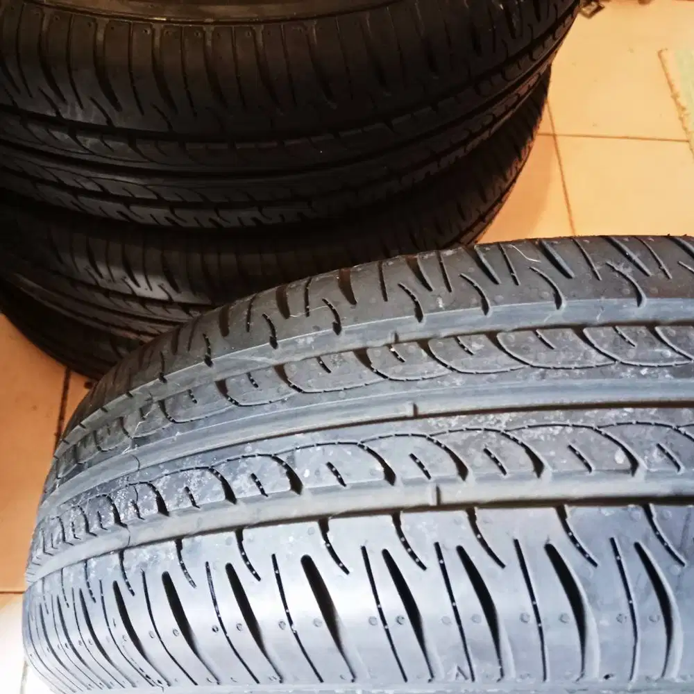 Dijual 1 Ban GT Radial Champiro Eco 175/65 R14 kondisi seperti baru