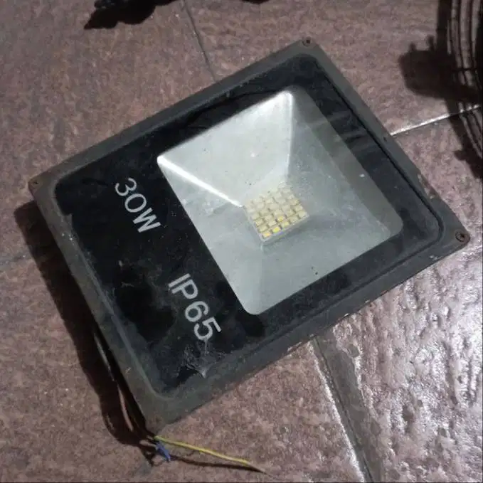 Lampu Sorot LED 30W IP65