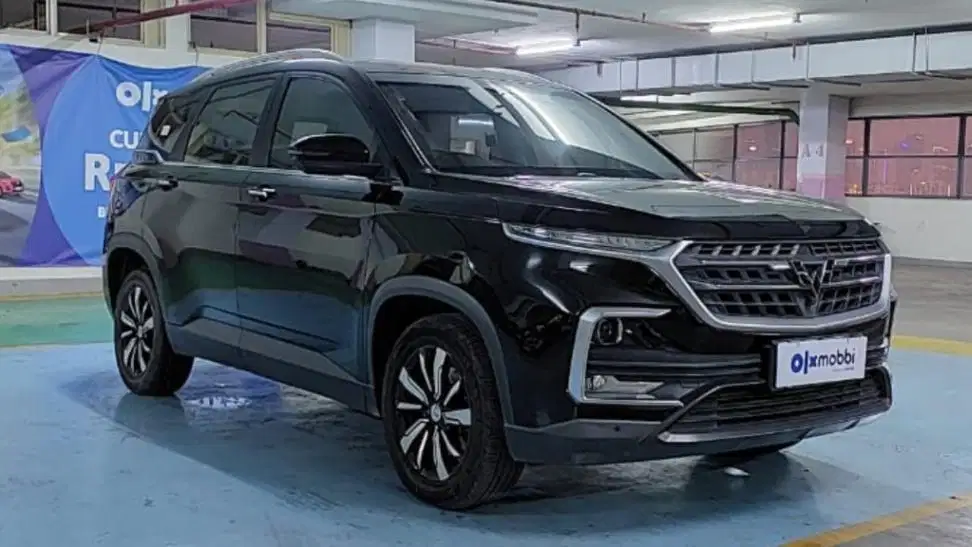 Pajak Panjang - Wuling Almaz 1.5 Exclusive 7-Seater Bensin-AT 2019
