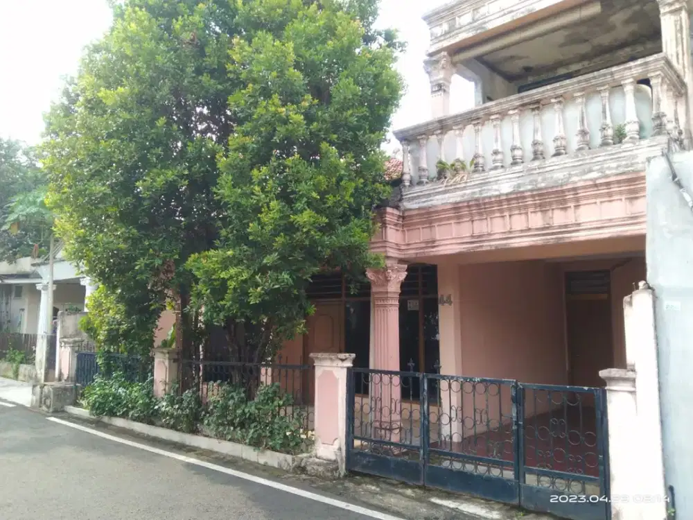 Rumah Tua Jakarta Selatan Hitung Tanah