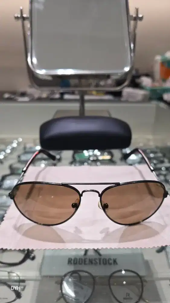 Sunglass Nautica Like New