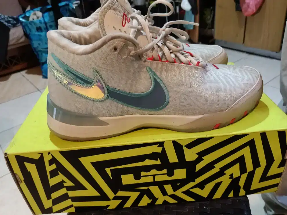 Dijual sepatu basket nike lebron genisus