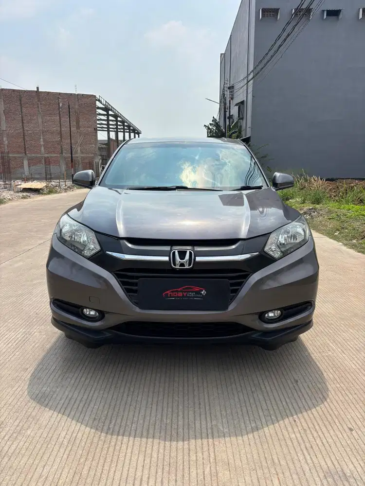Honda HRV 1.5 E CVT 2018 Automatic ( Abu Abu Metalik )
