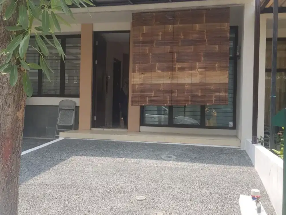 Fhji. Disewakan Rumah di Cosmo Estate Lippo Cikarang