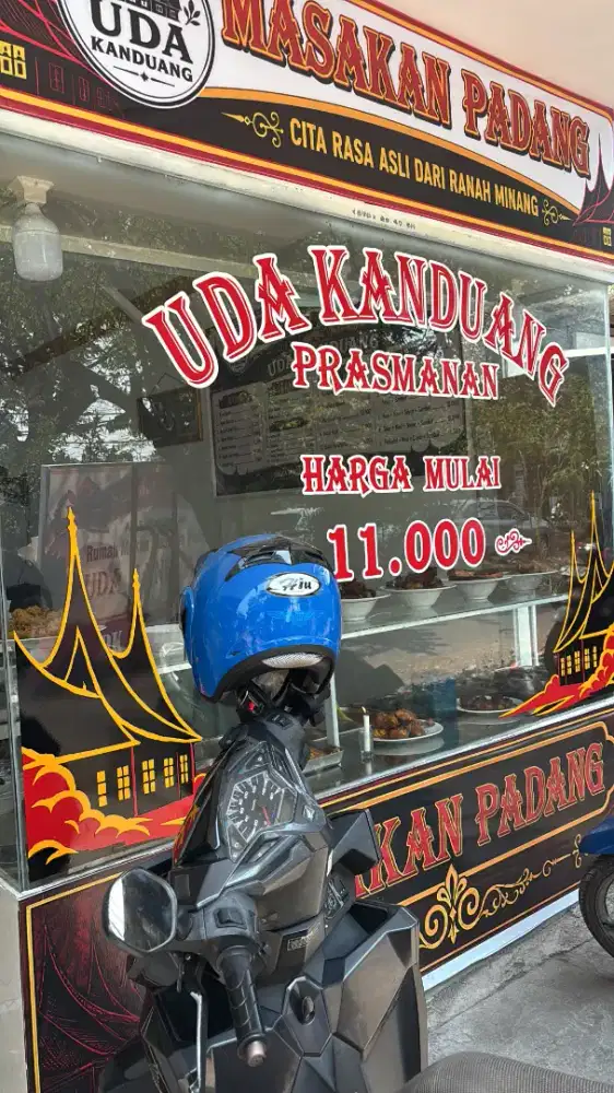Karyawan nasi padang