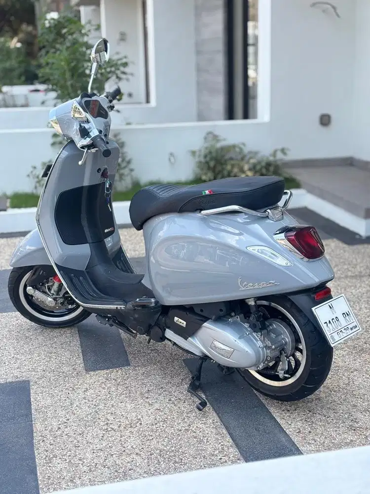 Vespa Sprint 150 ABS IGet 2024 Grey Metalik Koko Motor