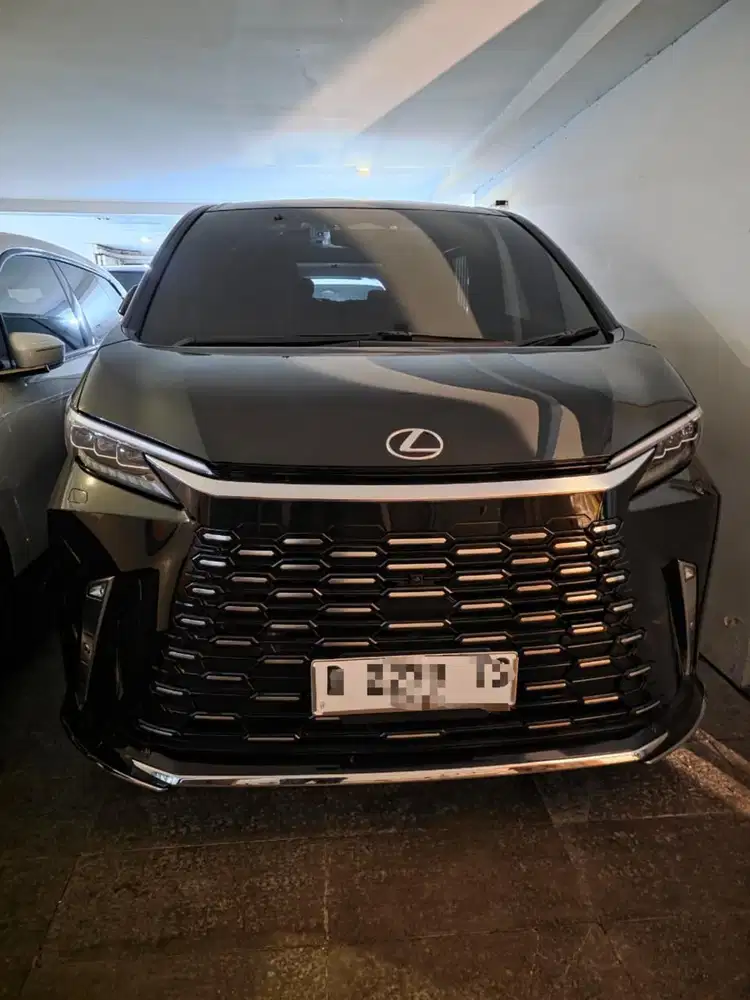 Lexus LM 350 Hybird 3.5 AT 2024